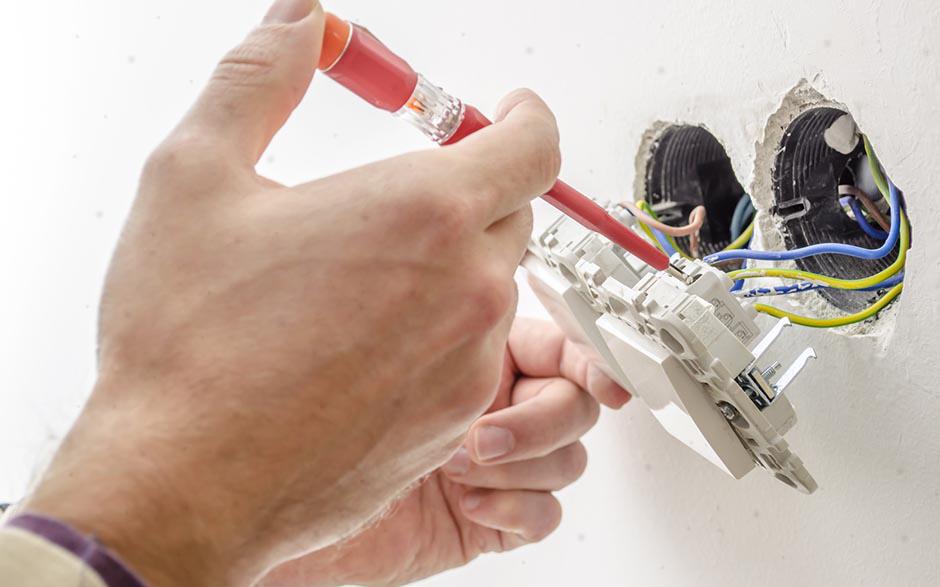 électricien dans le bâtiment Limours