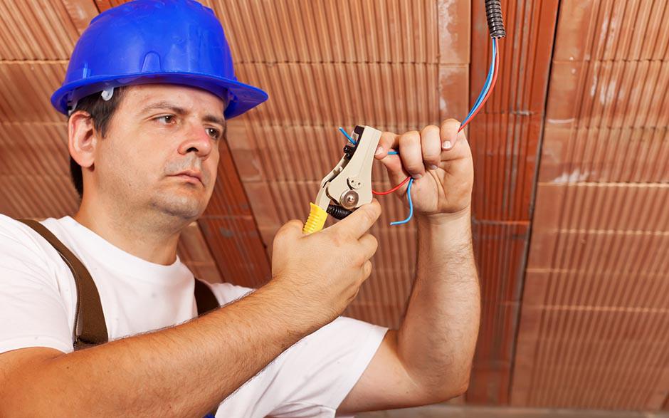 électricien dans le bâtiment Limours